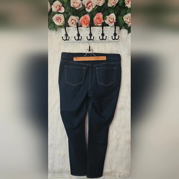 Old Navy Super Skinny Mid Rise Jeans - Picture 3 of 7